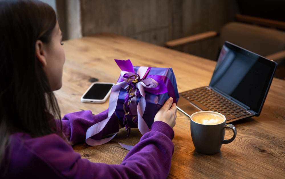 Things to Consider When Searching the Best Corporate Gift Suppliers